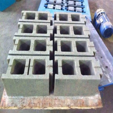 porous hollow block machine